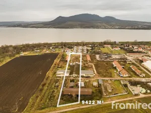 Prodej komerčního pozemku, Strachotín, 9422 m2