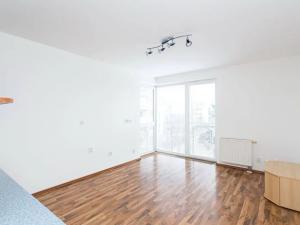 Pronájem bytu 2+kk, Praha - Kbely, Pod Nouzovem, 45 m2