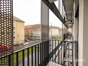 Pronájem bytu 2+kk, Praha - Vysočany, Kolbenova, 54 m2