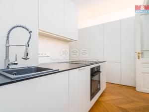 Prodej bytu 2+kk, Praha - Nové Město, Trojická, 66 m2