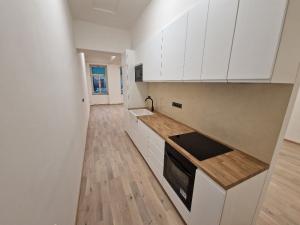 Pronájem bytu 1+kk, Praha - Braník, Branická, 71 m2