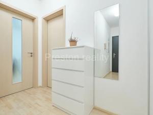 Pronájem bytu 2+kk, Praha - Malešice, Nad úžlabinou, 48 m2