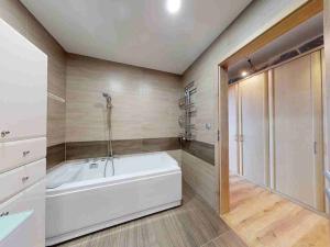 Prodej bytu 3+kk, Karlovy Vary, 81 m2