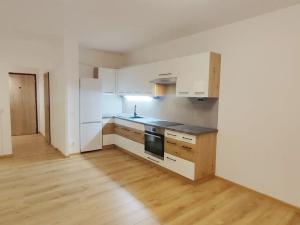 Pronájem bytu 2+kk, Praha - Hloubětín, Kardašovská, 47 m2