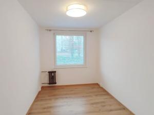 Pronájem bytu 2+kk, Praha - Hloubětín, Kardašovská, 47 m2