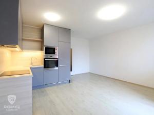 Pronájem bytu 1+kk, Praha - Letňany, Škrábkových, 34 m2