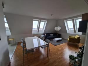 Pronájem bytu 3+kk, Praha - Žižkov, Pod Parukářkou, 84 m2