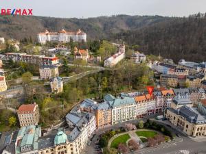 Prodej obchodního prostoru, Karlovy Vary, Divadelní náměstí, 100 m2