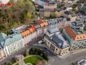 Prodej obchodního prostoru, Karlovy Vary, Divadelní náměstí, 100 m2