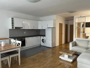 Prodej bytu 3+kk, Praha - Zbraslav, Paškova, 72 m2