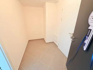 Prodej bytu 1+kk, Praha - Dolní Měcholupy, Kardausova, 31 m2