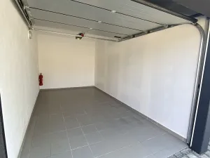 Pronájem garáže, Holice, Hradecká, 20 m2