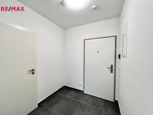 Pronájem bytu 1+kk, Karlovy Vary, Šumavská, 38 m2