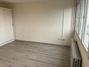 Pronájem bytu 1+kk, Hradec Králové, Severní, 29 m2