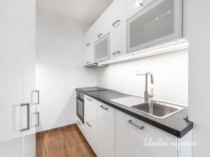 Pronájem bytu 2+kk, Praha - Kamýk, Machuldova, 43 m2