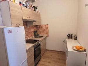 Pronájem bytu 1+kk, Praha - Modřany, Soukalova, 35 m2