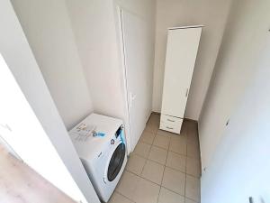 Pronájem bytu 1+kk, Praha - Vysočany, U vinných sklepů, 27 m2