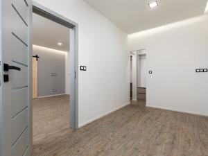 Prodej bytu 2+1, Opava, Hradecká, 52 m2