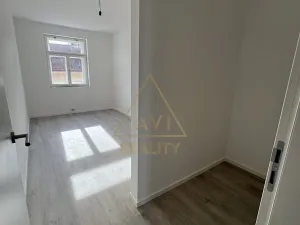 Pronájem bytu 3+kk, Praha - Vršovice, Černomořská, 86 m2