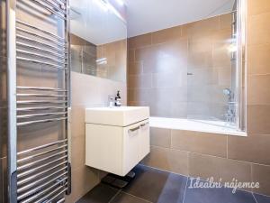 Pronájem bytu 2+kk, Praha - Žižkov, Kališnická, 47 m2
