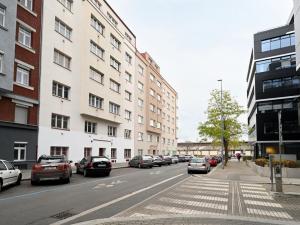 Pronájem bytu 2+kk, Praha - Holešovice, U garáží, 45 m2