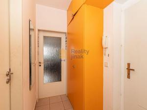 Pronájem bytu 1+kk, Praha - Michle, Elektrárenská, 34 m2