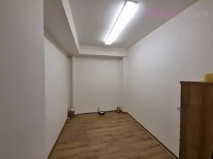 Pronájem obchodního prostoru, Uherské Hradiště, Mariánské náměstí, 9 m2