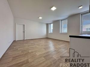 Pronájem bytu 2+kk, Hodonín, Národní třída, 51 m2