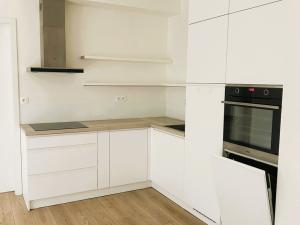 Pronájem bytu 2+kk, Praha - Štěrboholy, Pod areálem, 56 m2