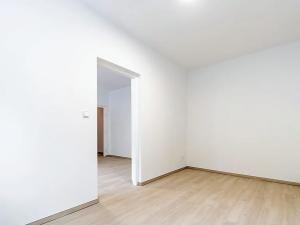 Pronájem bytu 2+kk, Praha - Břevnov, Svojsíkova, 39 m2