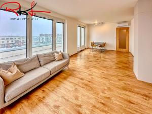 Pronájem bytu 4+kk, Praha - Dolní Měcholupy, Kardausova, 123 m2