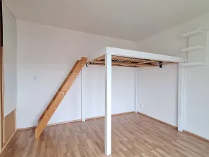 Pronájem bytu 1+kk, Praha - Holešovice, Malá Plynární, 29 m2