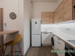 Pronájem bytu 2+kk, Praha - Holešovice, Plynární, 48 m2