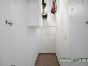 Pronájem bytu 2+kk, Praha - Holešovice, Plynární, 48 m2