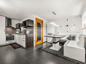 Prodej rodinného domu, Stará Huť, Ke Strži, 230 m2