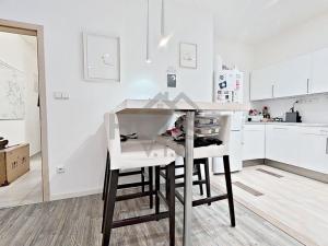 Prodej bytu 2+kk, Praha - Horní Počernice, Běchorská, 63 m2