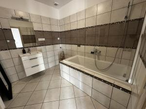 Pronájem bytu 2+kk, Praha - Vinohrady, Rumunská, 56 m2