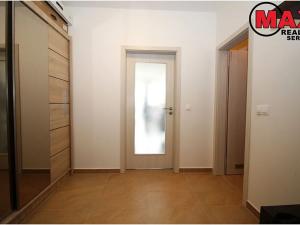 Pronájem bytu 1+kk, Praha - Letňany, Škrábkových, 40 m2