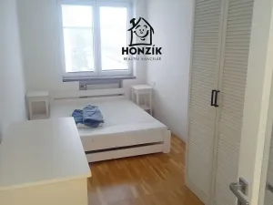 Pronájem bytu 2+kk, Praha - Podolí, Dvorecké náměstí, 46 m2