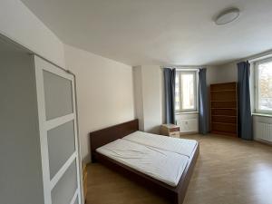 Pronájem bytu 4+1, Praha - Veleslavín, Na okraji, 150 m2