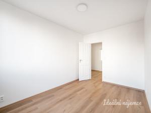 Pronájem bytu 4+kk, Praha - Modřany, Mádrova, 72 m2