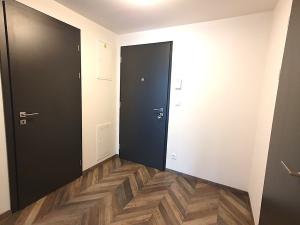 Pronájem bytu 2+kk, Praha - Vysočany, Kolbenova, 58 m2