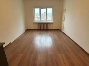 Pronájem bytu 1+kk, Praha - Holešovice, Komunardů, 30 m2