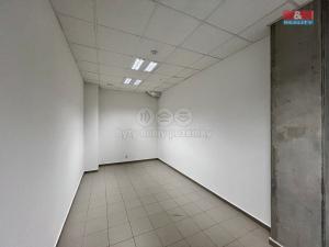 Pronájem kanceláře, Nupaky, Komerční, 300 m2