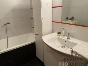 Pronájem bytu 3+kk, Olomouc, Novosadský dvůr, 79 m2