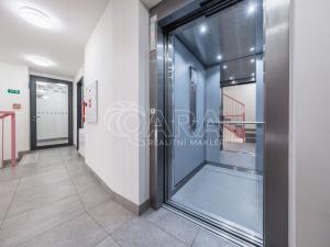 Prodej bytu 1+kk, Praha - Hloubětín, Kbelská, 34 m2