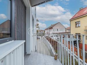 Pronájem bytu 1+kk, Praha - Hloubětín, Kbelská, 34 m2