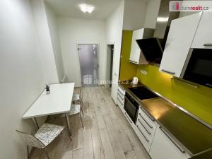 Pronájem bytu 1+1, Karlovy Vary, Jízdárenská, 38 m2