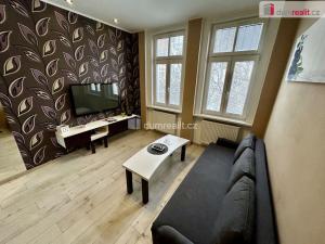 Pronájem bytu 1+1, Karlovy Vary, Jízdárenská, 38 m2