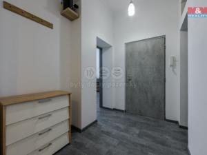 Pronájem bytu 2+1, Karlovy Vary, Jízdárenská, 69 m2